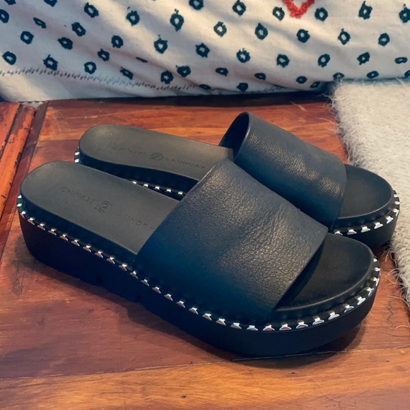 NEW Steve Madden Platform Slides - Picture 1 of 5
